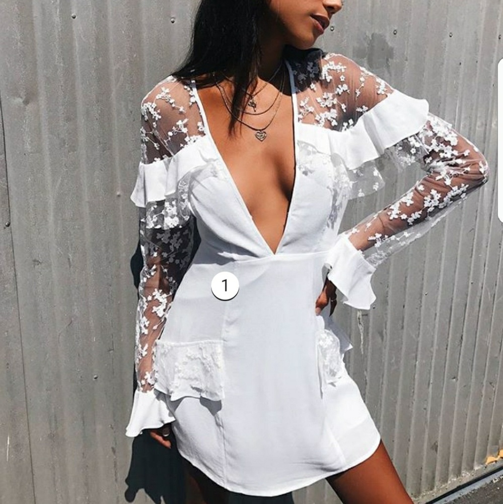 ❌ SOLD❌For love & lemons rosebud embroidery dress